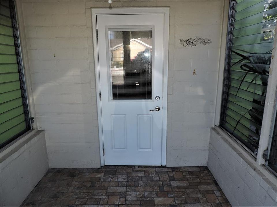 Active With Contract: $1,500 (0 beds, 1 baths, 500 Square Feet)