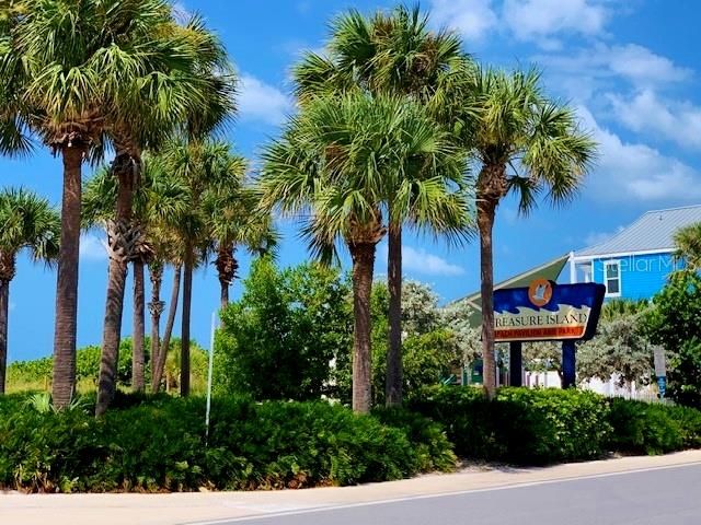 Active With Contract: $1,500 (0 beds, 1 baths, 500 Square Feet)