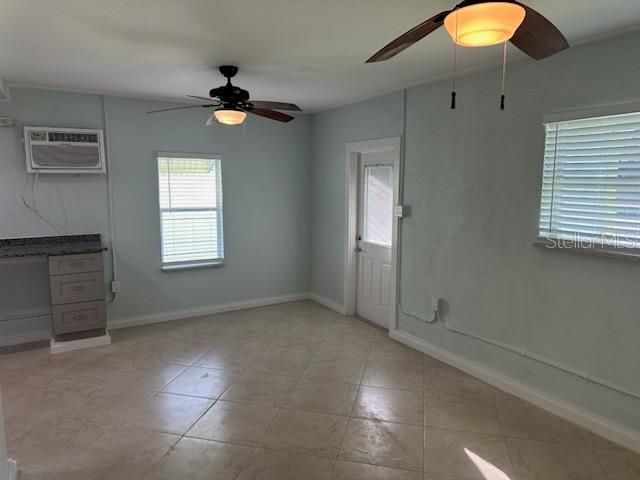 Active With Contract: $1,500 (0 beds, 1 baths, 500 Square Feet)