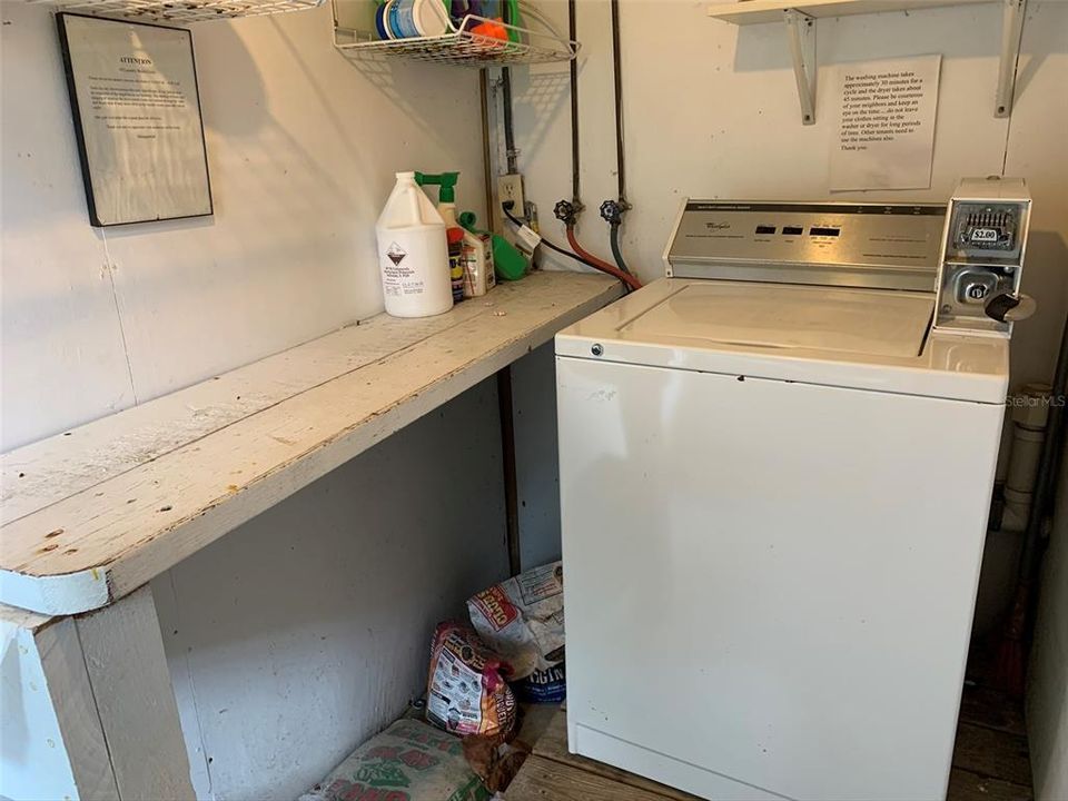 Active With Contract: $1,500 (0 beds, 1 baths, 500 Square Feet)