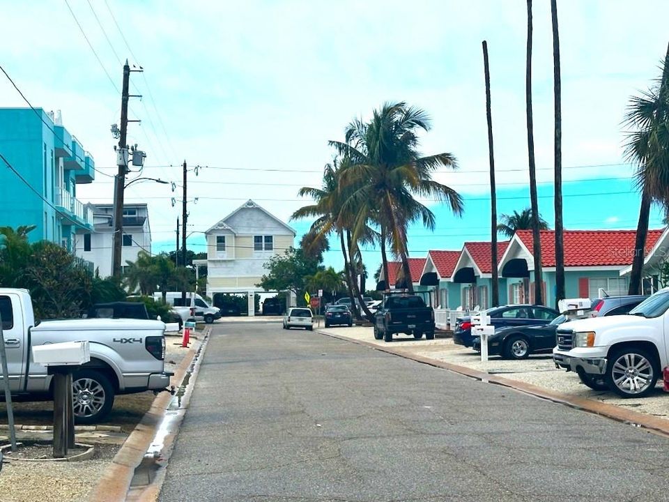Active With Contract: $1,500 (0 beds, 1 baths, 500 Square Feet)
