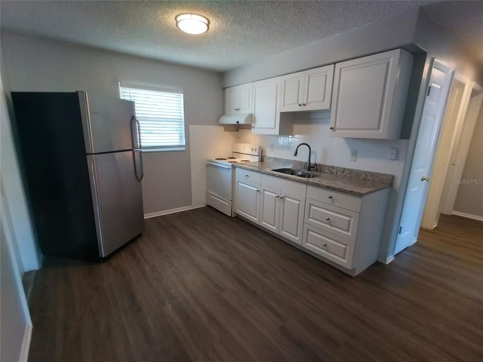 В аренду: $1,695 (2 спален, 1 ванн, 1000 Квадратных фут)