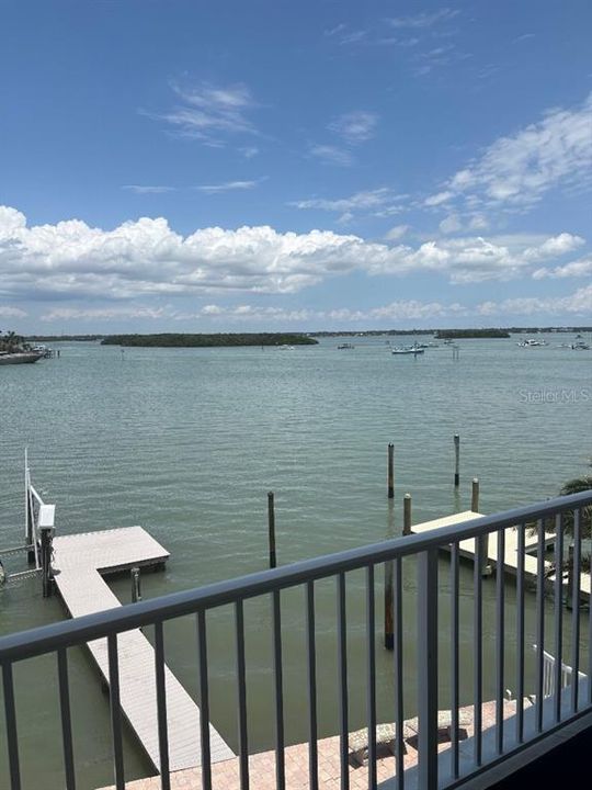 For Sale: $889,000 (4 beds, 2 baths, 2323 Square Feet)