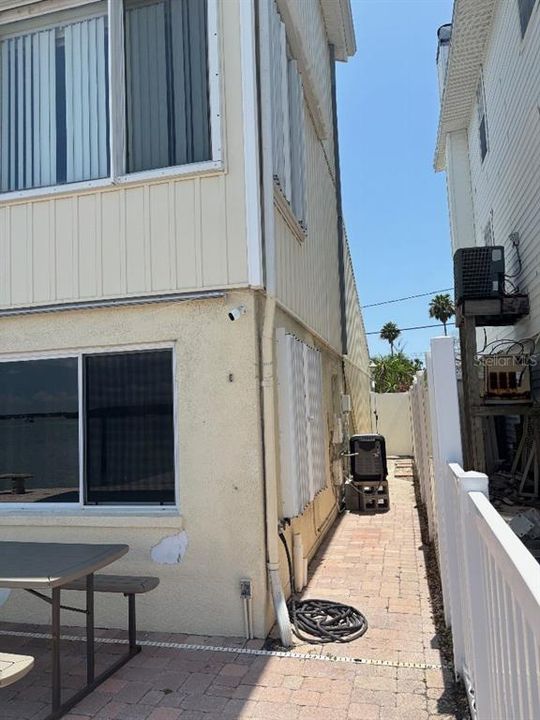 For Sale: $889,000 (4 beds, 2 baths, 2323 Square Feet)