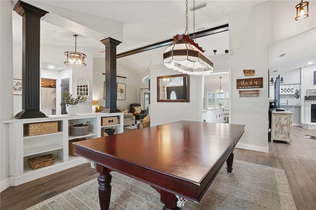 Activo con contrato: $849,900 (5 camas, 4 baños, 2832 Pies cuadrados)