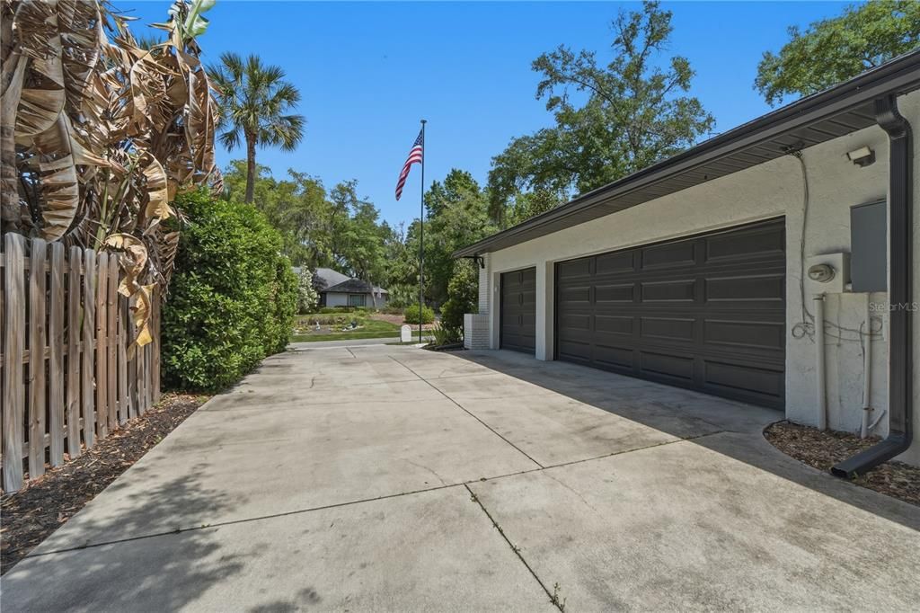 Activo con contrato: $849,900 (5 camas, 4 baños, 2832 Pies cuadrados)