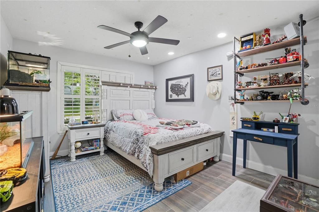 Activo con contrato: $849,900 (5 camas, 4 baños, 2832 Pies cuadrados)