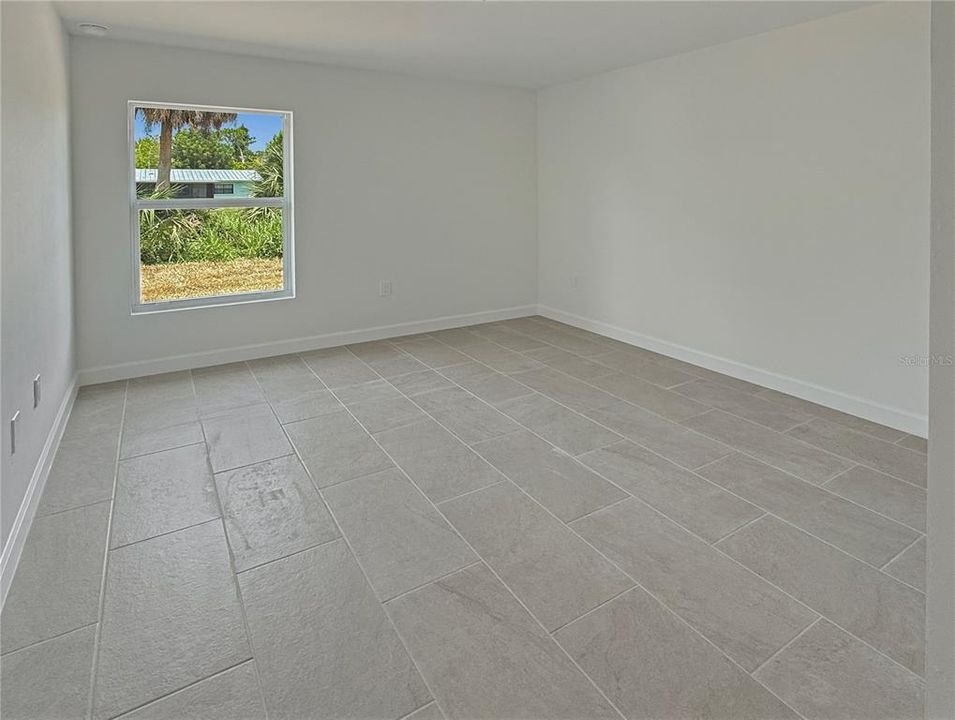 Activo con contrato: $308,500 (3 camas, 2 baños, 1399 Pies cuadrados)