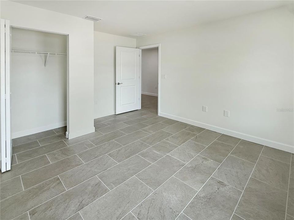 Activo con contrato: $308,500 (3 camas, 2 baños, 1399 Pies cuadrados)