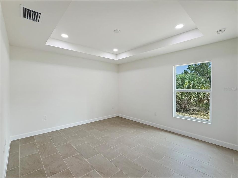 Activo con contrato: $308,500 (3 camas, 2 baños, 1399 Pies cuadrados)