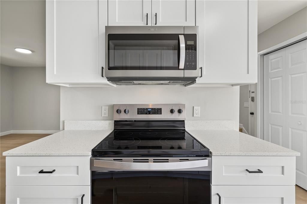 Active With Contract: $285,000 (2 beds, 2 baths, 1222 Square Feet)