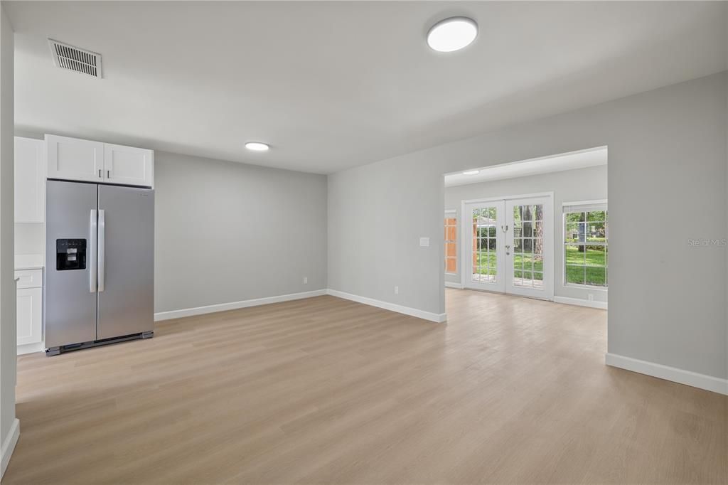 Active With Contract: $285,000 (2 beds, 2 baths, 1222 Square Feet)