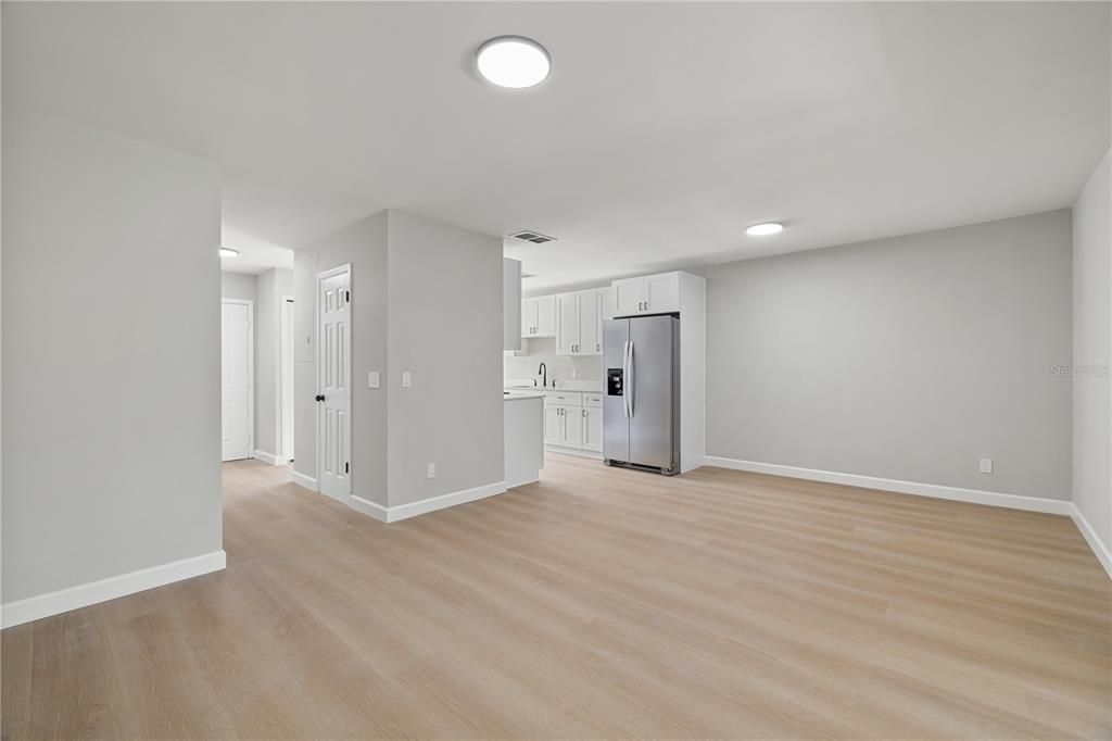 Active With Contract: $285,000 (2 beds, 2 baths, 1222 Square Feet)