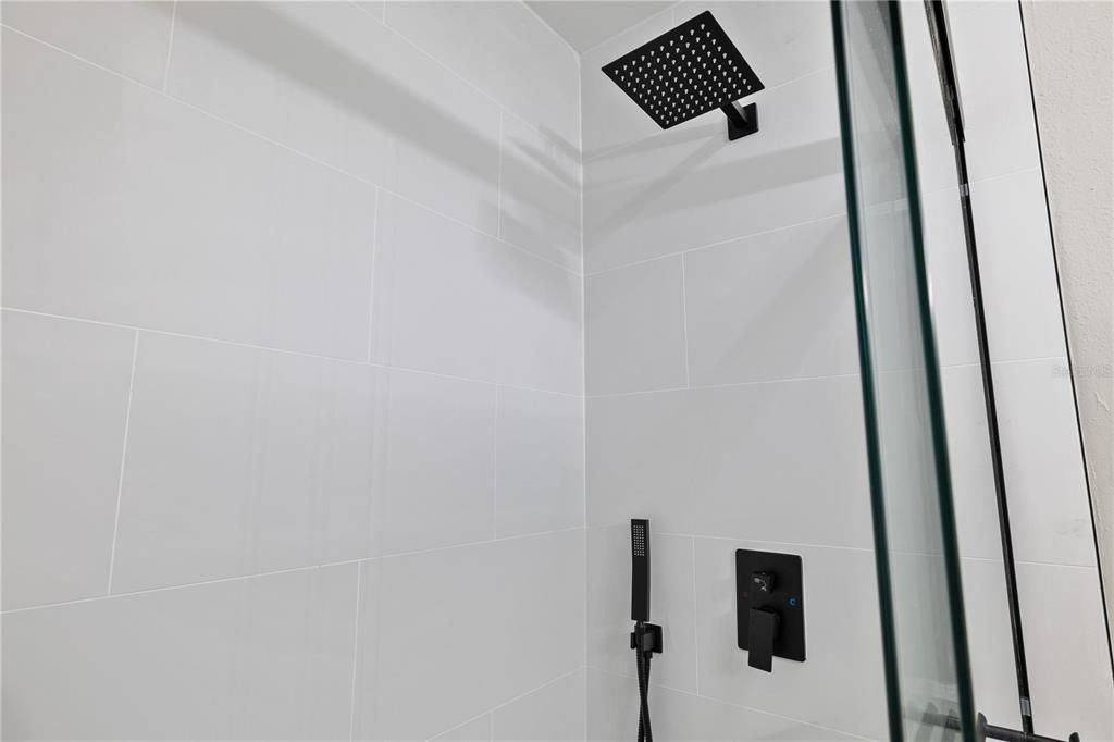 Active With Contract: $285,000 (2 beds, 2 baths, 1222 Square Feet)