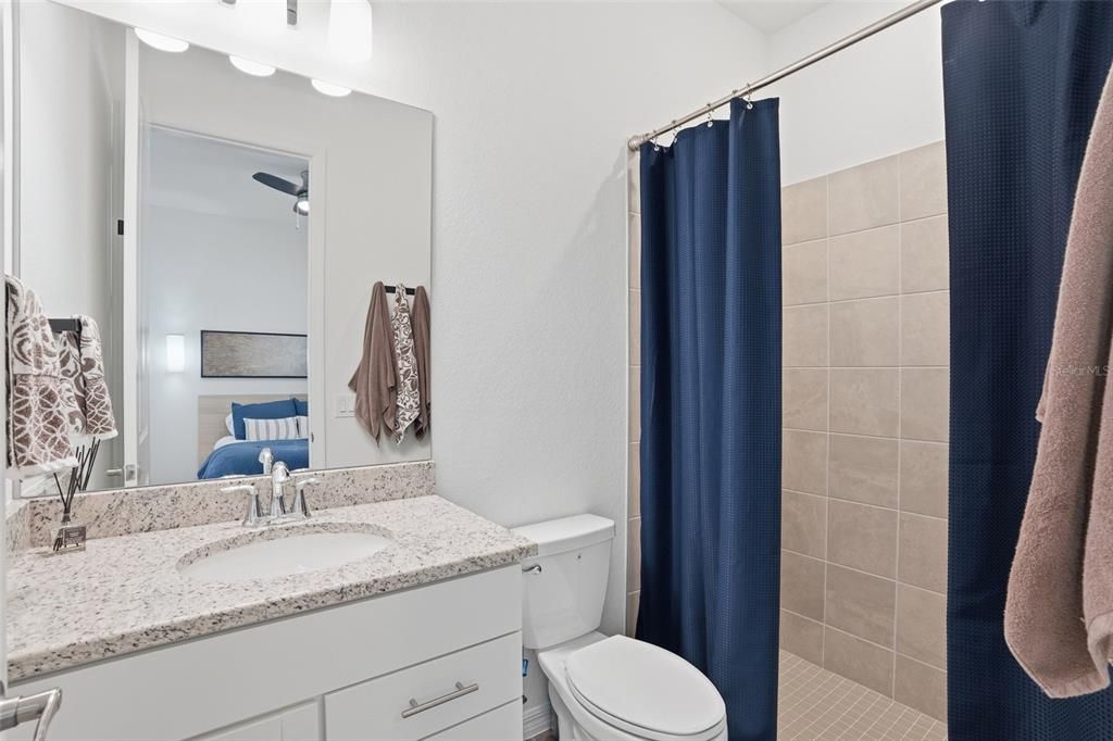 Activo con contrato: $569,000 (3 camas, 3 baños, 2242 Pies cuadrados)