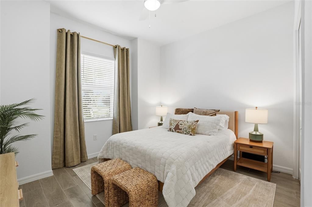 Activo con contrato: $569,000 (3 camas, 3 baños, 2242 Pies cuadrados)