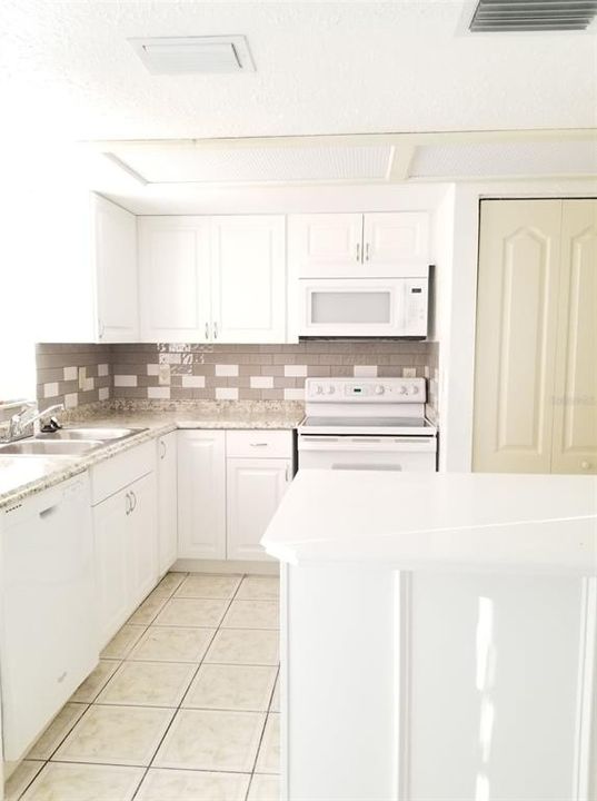 En Venta: $168,900 (3 camas, 2 baños, 1200 Pies cuadrados)
