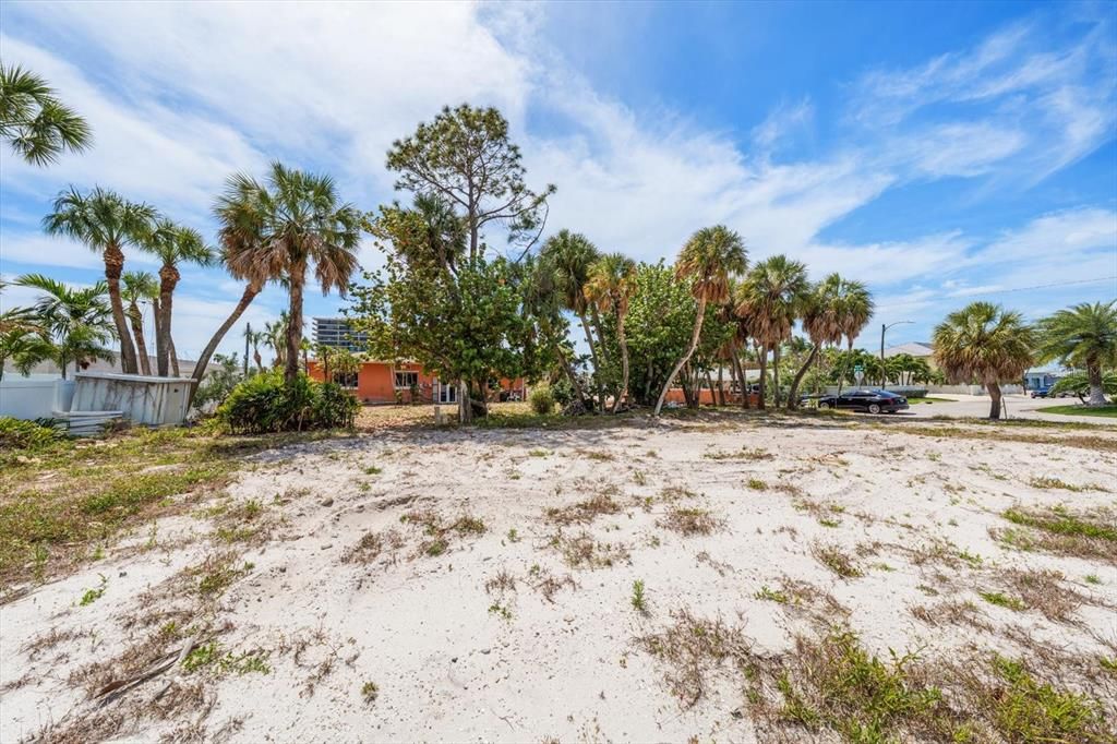 For Sale: $2,795,000 (4 beds, 3 baths, 2917 Square Feet)