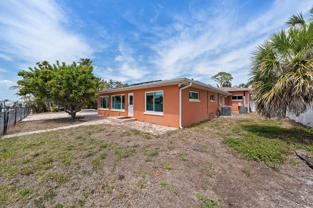 For Sale: $2,795,000 (4 beds, 3 baths, 2917 Square Feet)