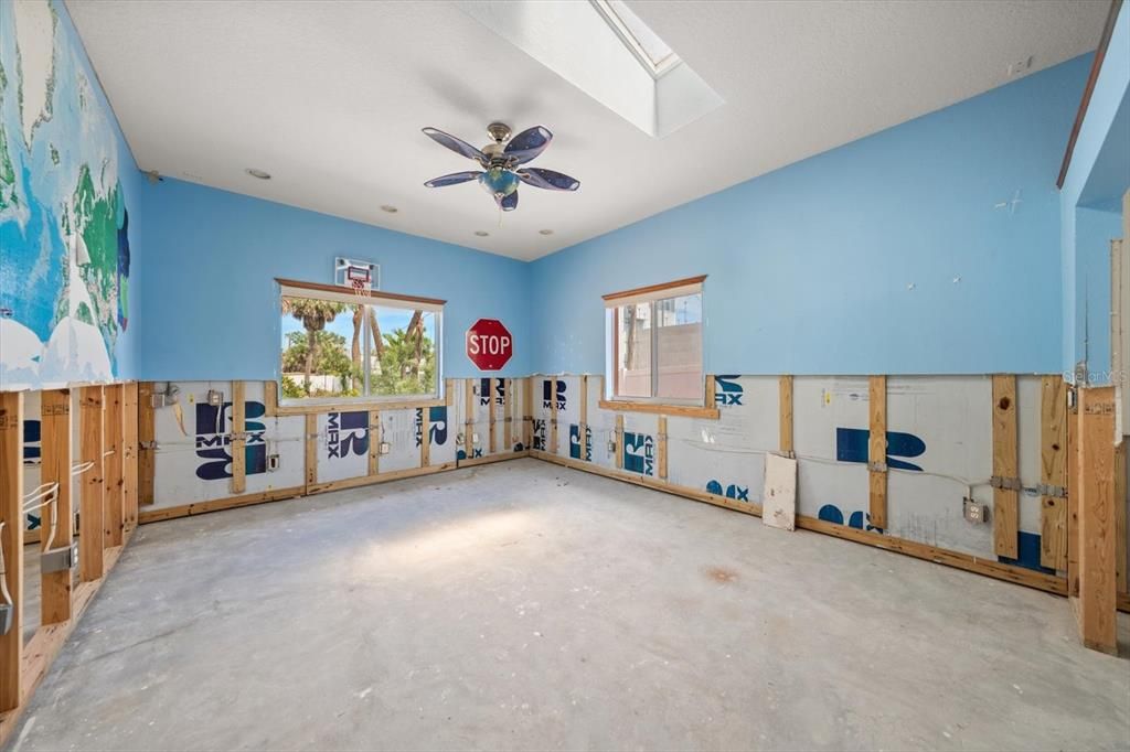 For Sale: $2,795,000 (4 beds, 3 baths, 2917 Square Feet)