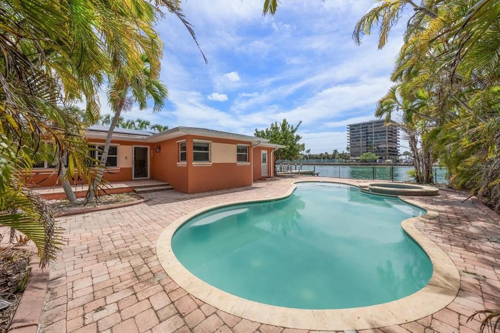 For Sale: $2,795,000 (4 beds, 3 baths, 2917 Square Feet)