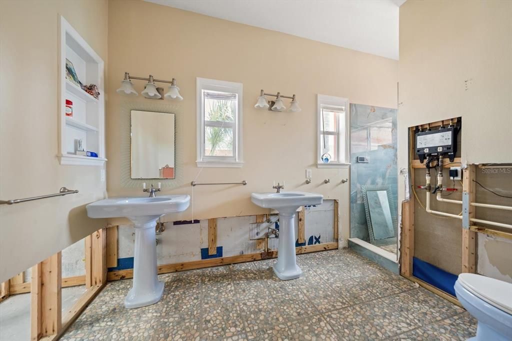 For Sale: $2,795,000 (4 beds, 3 baths, 2917 Square Feet)