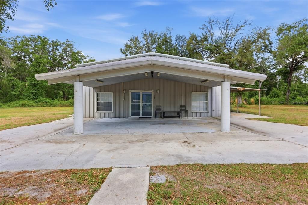For Sale: $3,000,000 (6 beds, 3 baths, 3000 Square Feet)