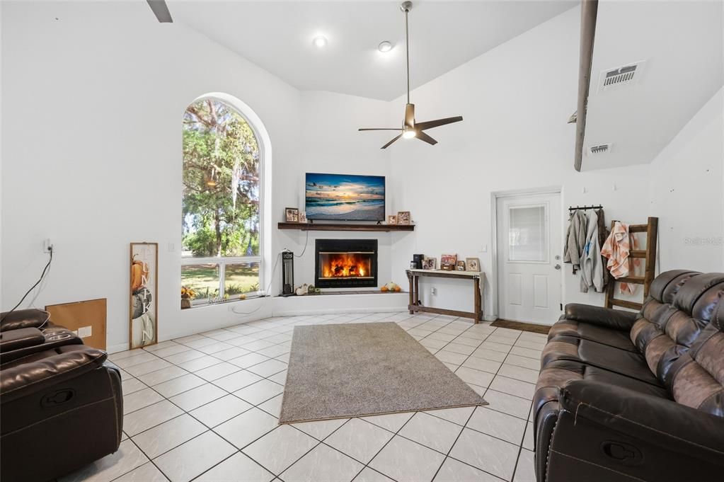 For Sale: $3,000,000 (6 beds, 3 baths, 3000 Square Feet)