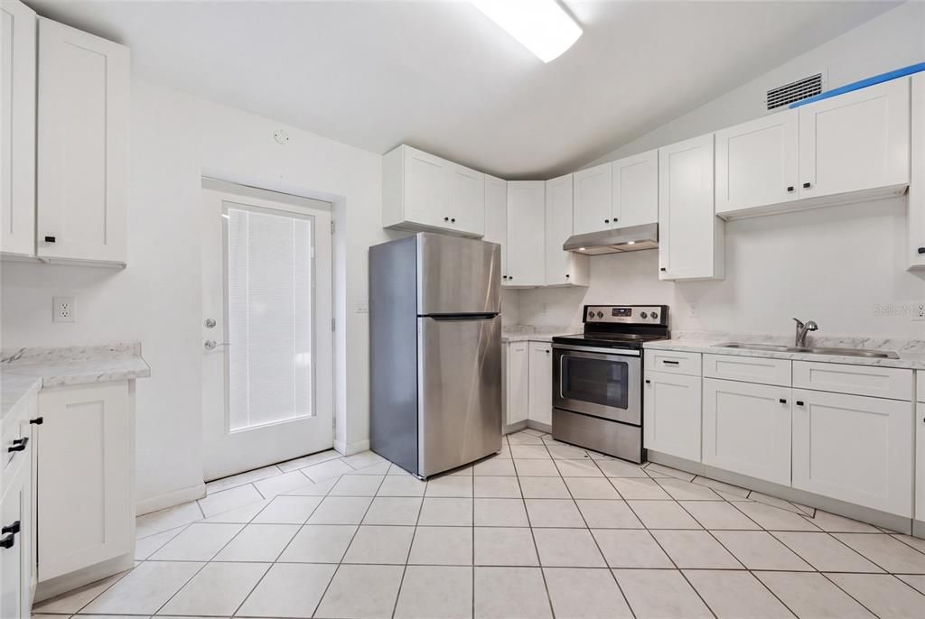 For Sale: $3,000,000 (6 beds, 3 baths, 3000 Square Feet)