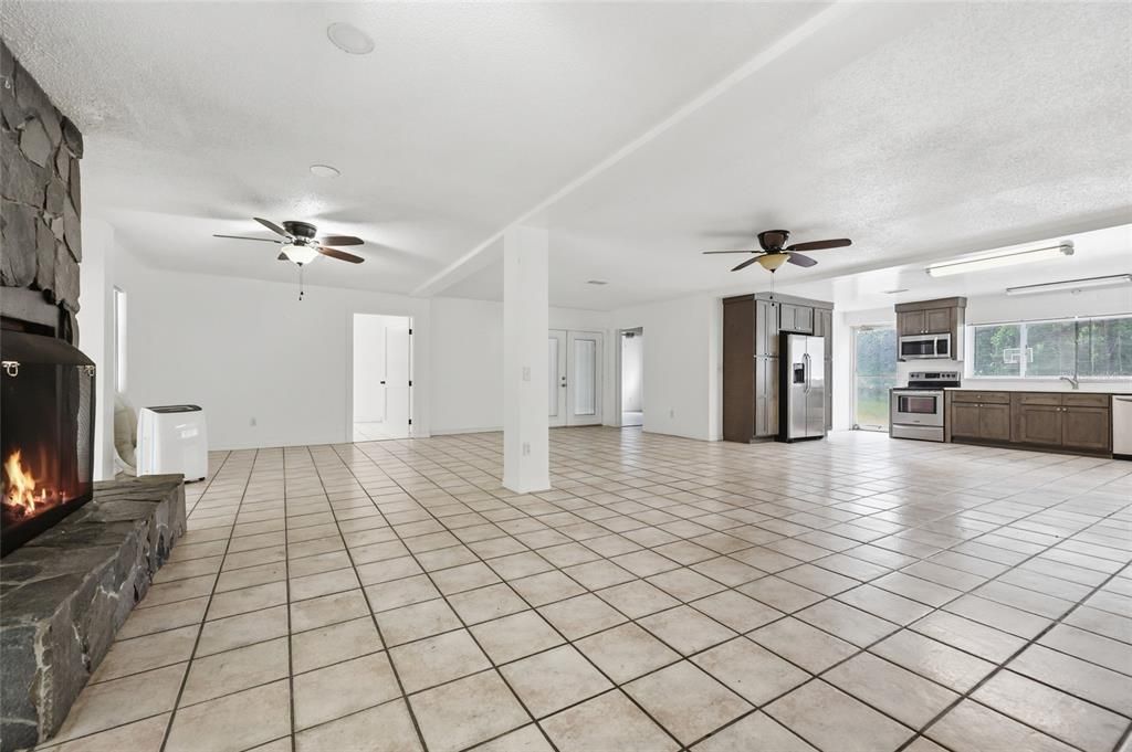 For Sale: $3,000,000 (6 beds, 3 baths, 3000 Square Feet)