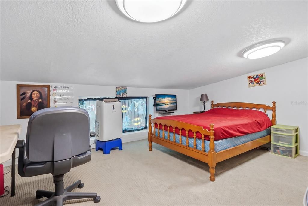 For Sale: $3,000,000 (6 beds, 3 baths, 3000 Square Feet)
