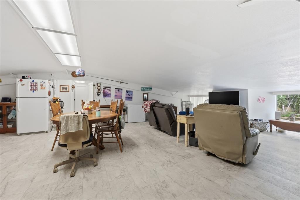 For Sale: $3,000,000 (6 beds, 3 baths, 3000 Square Feet)