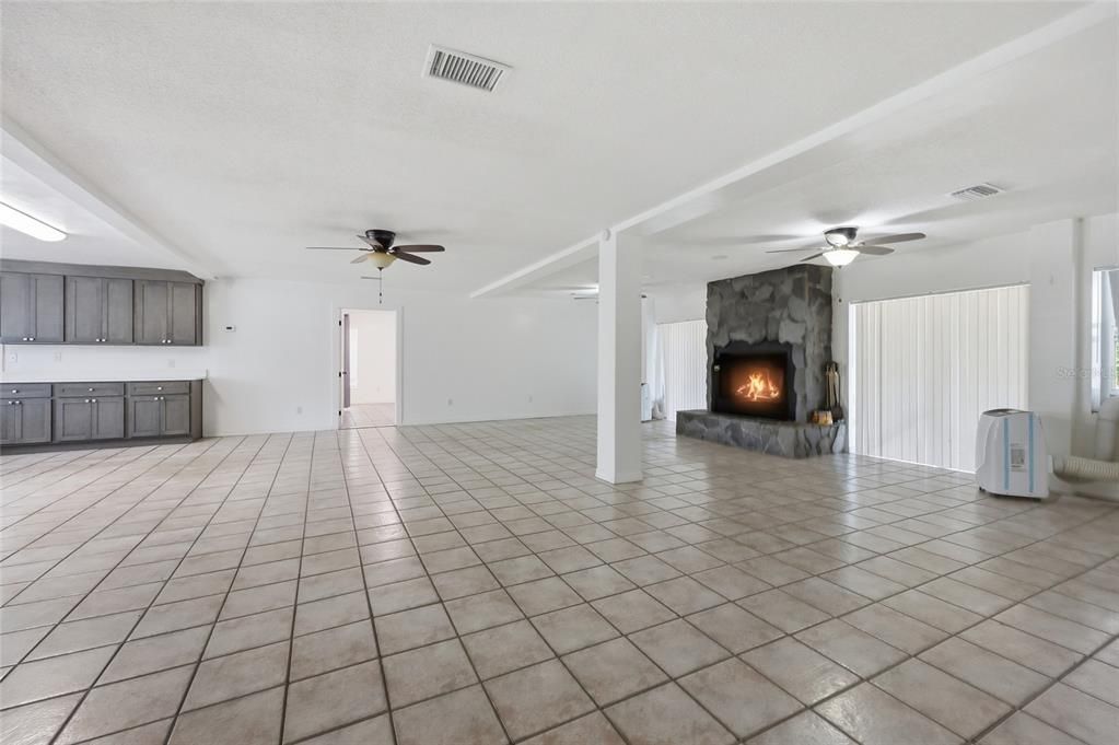 For Sale: $3,000,000 (6 beds, 3 baths, 3000 Square Feet)
