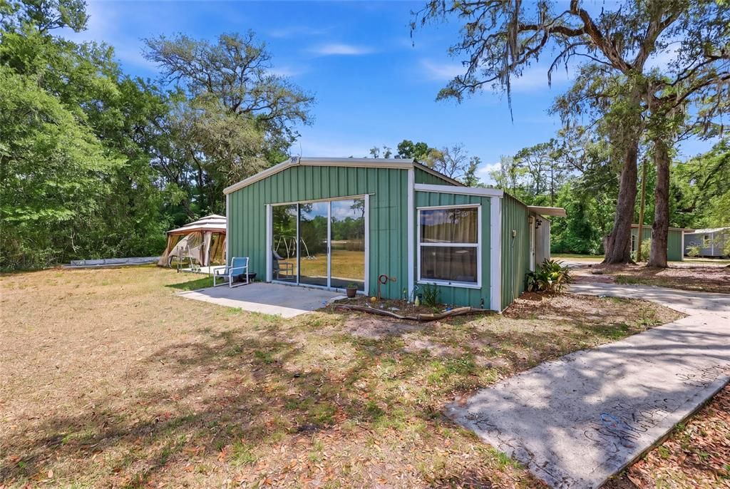 For Sale: $3,000,000 (6 beds, 3 baths, 3000 Square Feet)