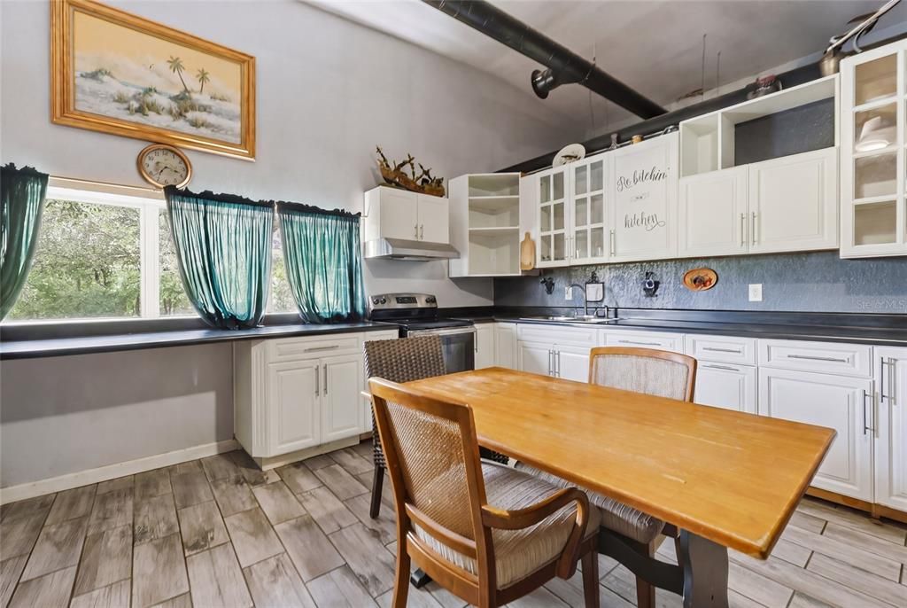 For Sale: $3,000,000 (6 beds, 3 baths, 3000 Square Feet)