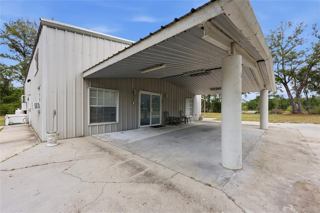 For Sale: $3,000,000 (6 beds, 3 baths, 3000 Square Feet)