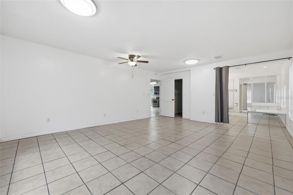 For Sale: $3,000,000 (6 beds, 3 baths, 3000 Square Feet)