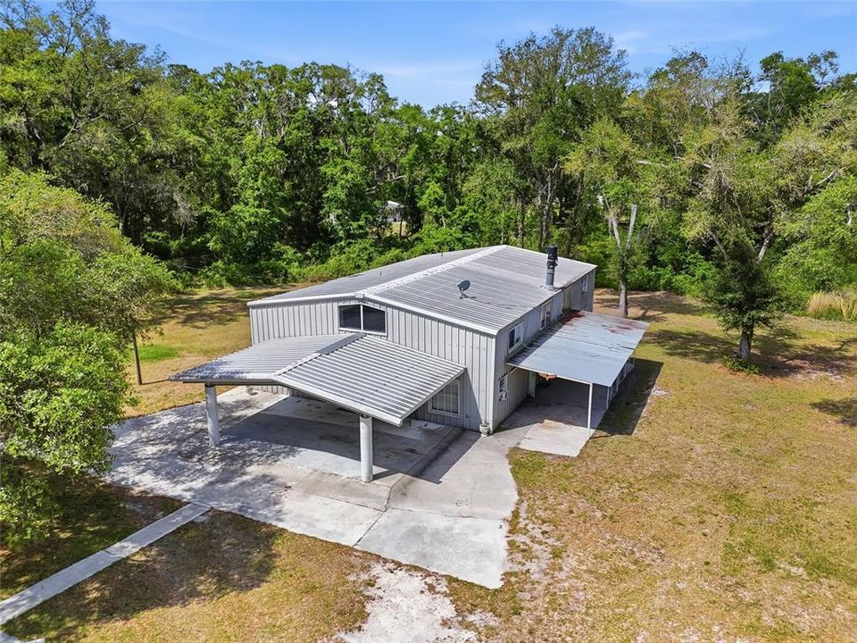 For Sale: $3,000,000 (6 beds, 3 baths, 3000 Square Feet)