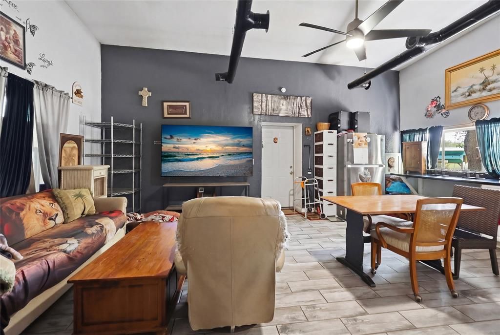 For Sale: $3,000,000 (6 beds, 3 baths, 3000 Square Feet)