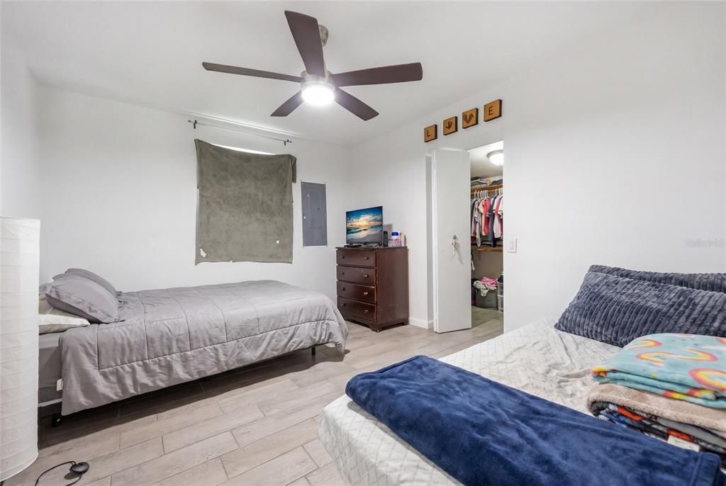 For Sale: $3,000,000 (6 beds, 3 baths, 3000 Square Feet)