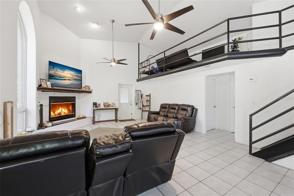 For Sale: $3,000,000 (6 beds, 3 baths, 3000 Square Feet)