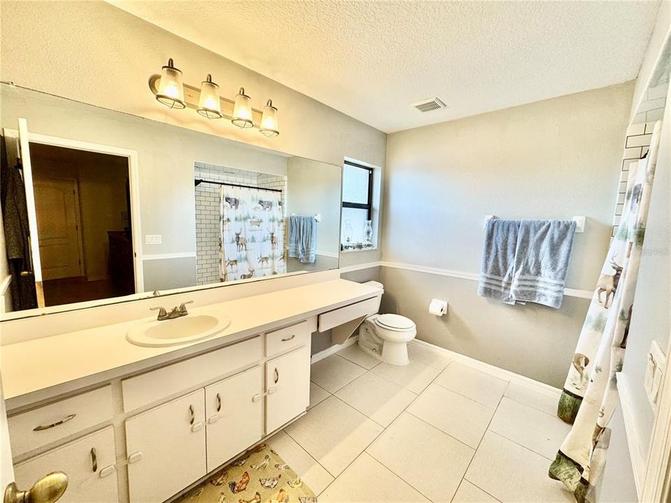 Activo con contrato: $289,900 (3 camas, 2 baños, 1448 Pies cuadrados)