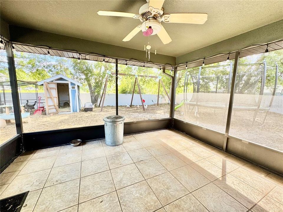 Activo con contrato: $289,900 (3 camas, 2 baños, 1448 Pies cuadrados)