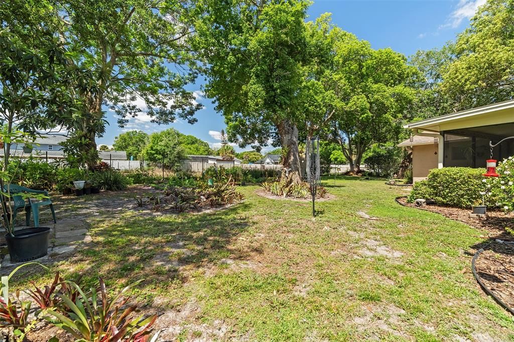 Active With Contract: $355,000 (3 beds, 2 baths, 1534 Square Feet)