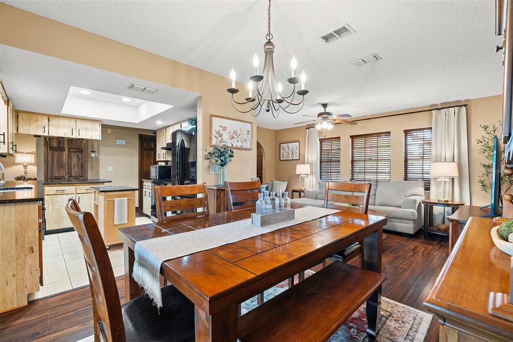 Active With Contract: $355,000 (3 beds, 2 baths, 1534 Square Feet)