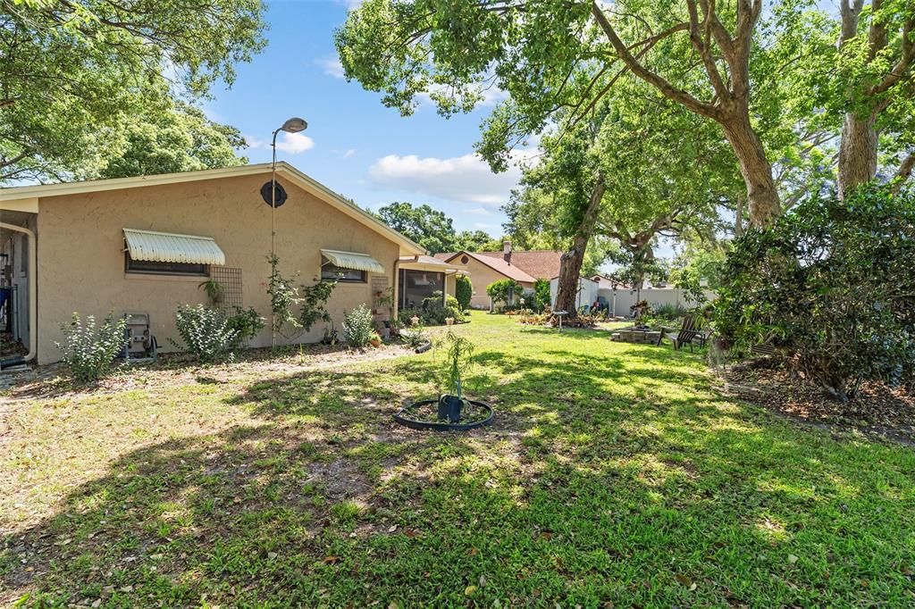 Active With Contract: $355,000 (3 beds, 2 baths, 1534 Square Feet)