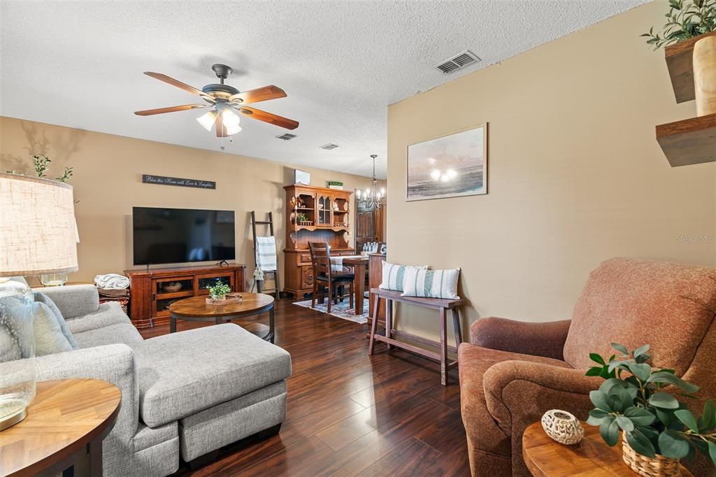 Active With Contract: $355,000 (3 beds, 2 baths, 1534 Square Feet)