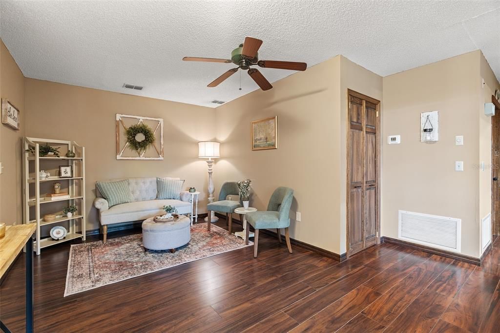 Active With Contract: $355,000 (3 beds, 2 baths, 1534 Square Feet)