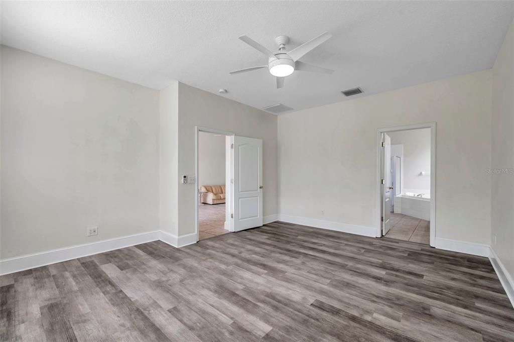 Active With Contract: $2,500 (3 beds, 2 baths, 1862 Square Feet)