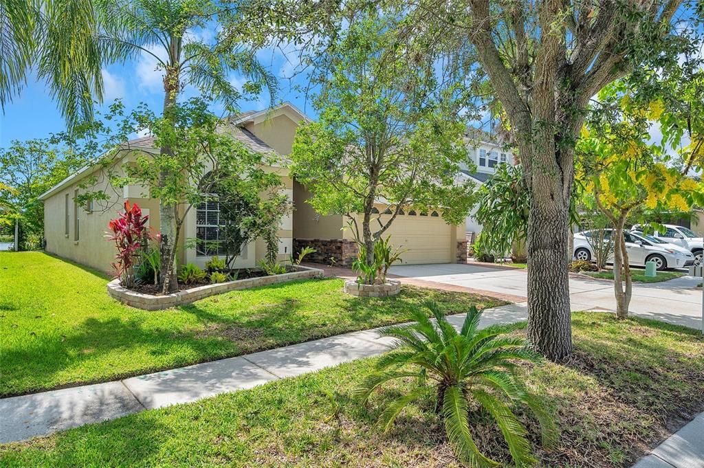 Active With Contract: $2,500 (3 beds, 2 baths, 1862 Square Feet)